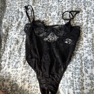 Windsor Black Lace Chemise